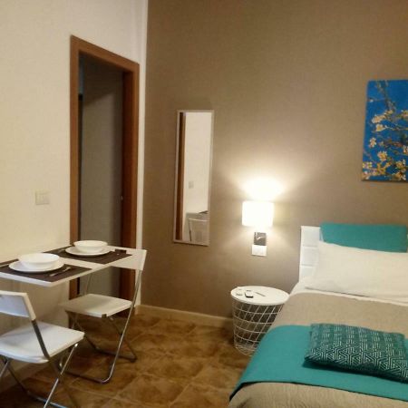 Le Suite Dei Due Mari Cucinino Privato Taranto Exterior photo