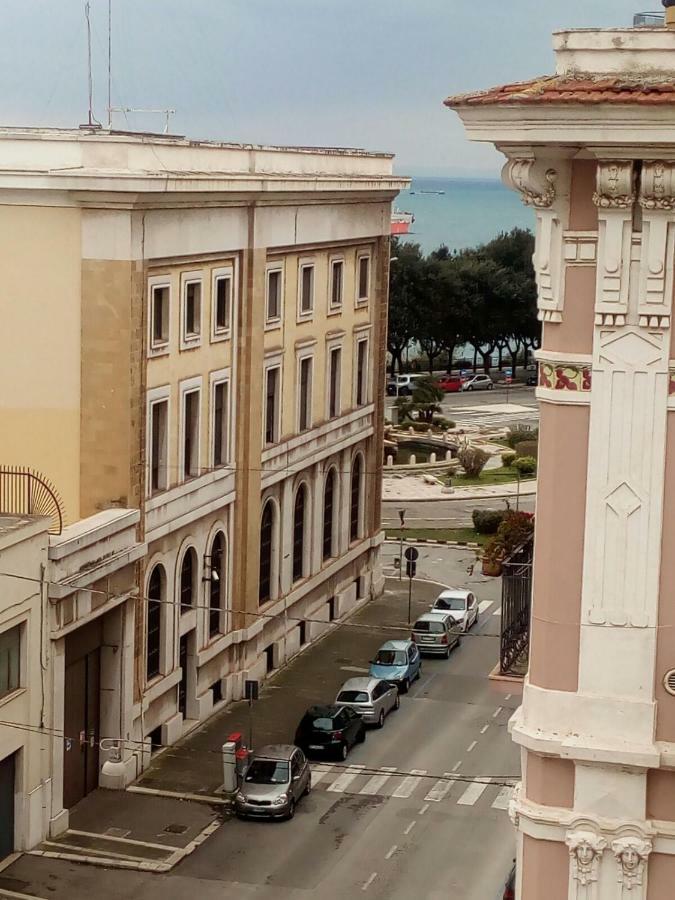 Le Suite Dei Due Mari Cucinino Privato Taranto Exterior photo